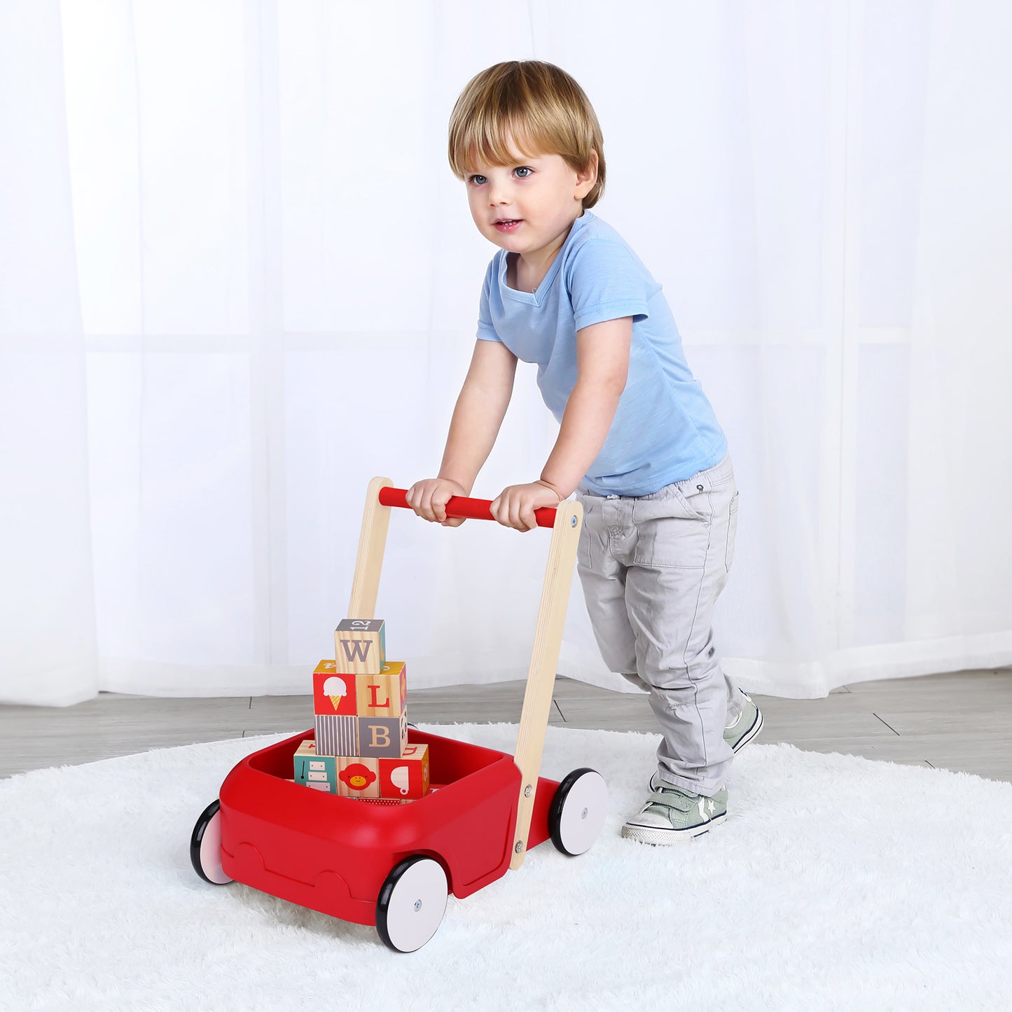 “Andador infantil con cubos apilables de colores y animales”