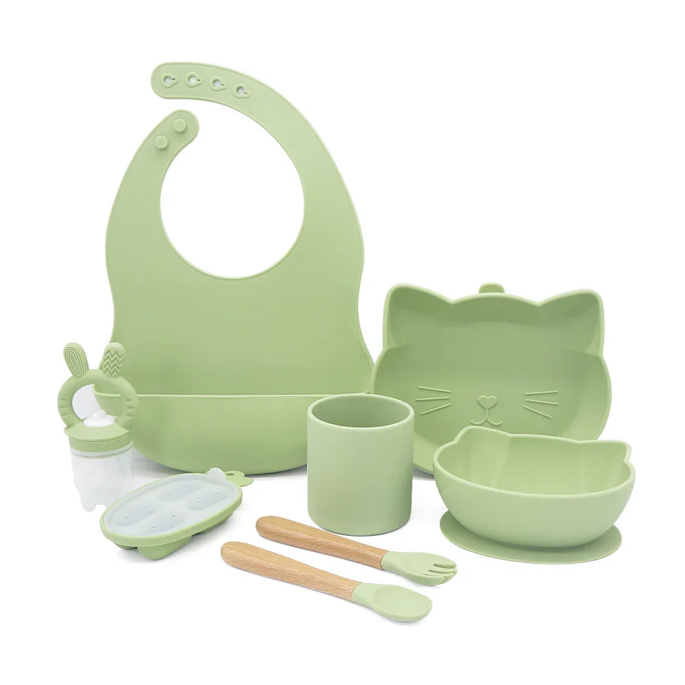 Set Kitten de silicona completo para bebés, incluye babero, platos, vaso, cubiertos y accesorios, color verde oliva